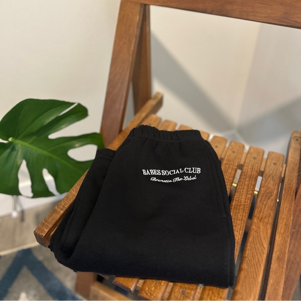 “The Babes Social Club" BRUNETTE THE LABEL Best Friend Jogger - Black size XS/S - Picture 9 of 9
